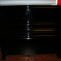 piano droit Kawai US50, Noir vernis brillant