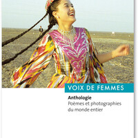 Lecture d'extraits de Voix de femmes. Poèmes et photographies du monde entier