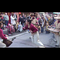 KELEMANI - balafon - chant - djembé et danse en déambulation