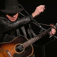 GARY LUCAS