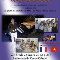 concert de piano solo par Rémi Bauchmann en faveur des orphelins d'Ho Chi Minh Ville au Vietnam
