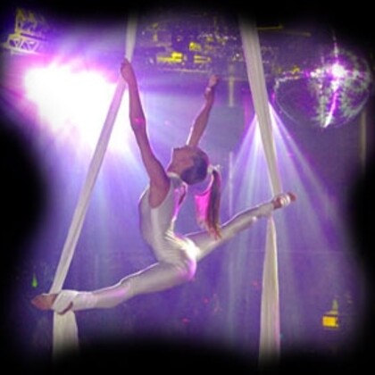 Tatiana - acrobate aérienne - artiste de cirque