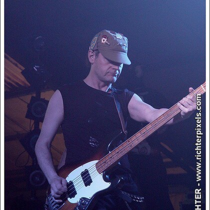 bassiste professionnel disponible
