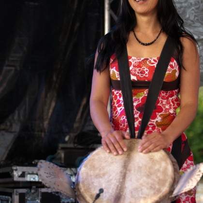 Cours de Djembe et percussion africaine à Ottignies Louvain la Neuve avec Anne Kerkhofs