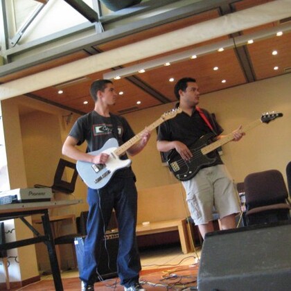 chanteur/guitarist american construit group