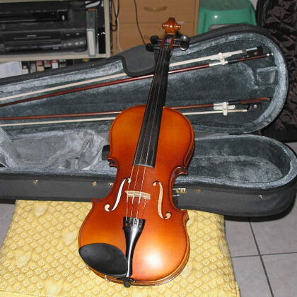 violon d étude 4/4    200euros