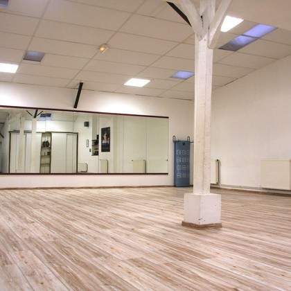 Salle de danse, yoga, gym, fitness
