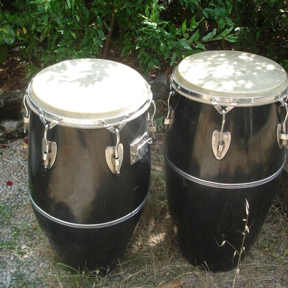 Une paire de congas