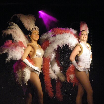 spectacle cabaret music hall