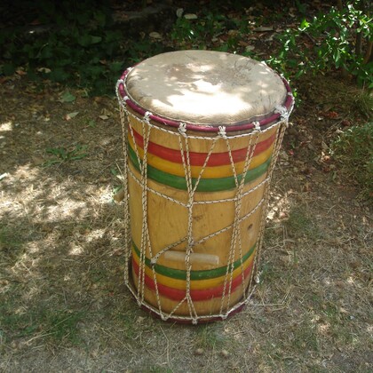 Vends 2 djembes, un sangbang et une paire de Congas LP