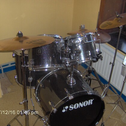 Vends batterie sonor