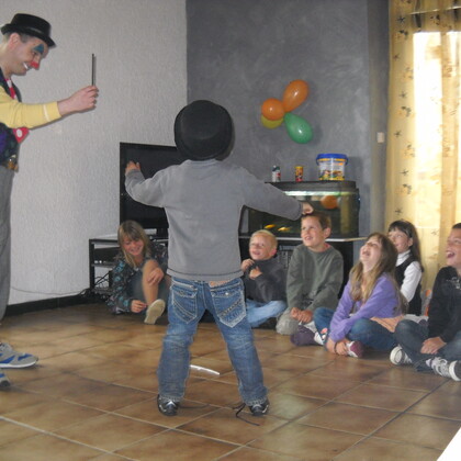 DINO le clown