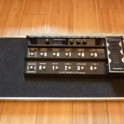 Multi-effets pour basse : Rocktron Utopia B300 + Flight Case