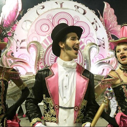 Tableau cabaret cancan luxe spectacle de 15 costumes