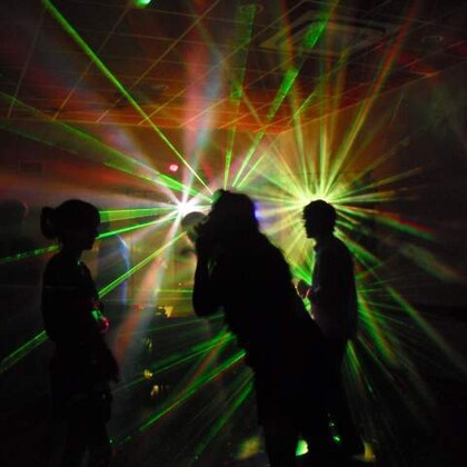 DJ Sono&Lights pour animer & illuminer toutes vos soirées.