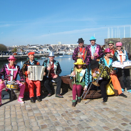 ZINGUEUR' S BAND FANFARE