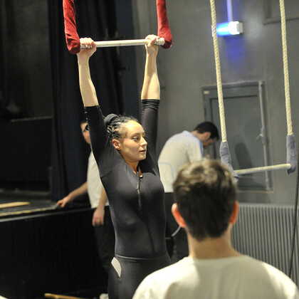 Compagnie MORIQUENDI [Atelier CIRQUE pour enfants et adultes, initiation aux Arts du cirque]
