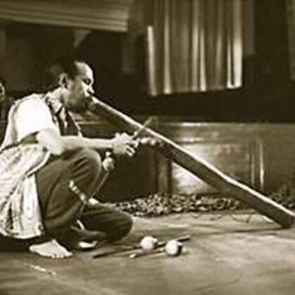 PHILLIP PERIS Artiste de DIDGERIDOO