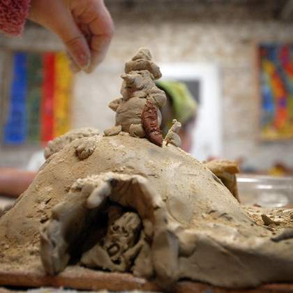 STAGE ÉVEIL PLASTIQUE: MODELAGE DE L’ARGILE DU 13 AU 15 FÉVRIER