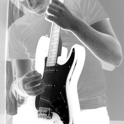 Groupe Metal . Chanteur Cherche Guitariste , Guitare Bass , Battrie , ChanteurScream