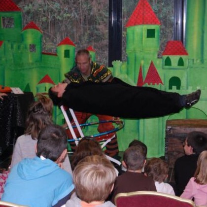 Magicien Bretagne Finistère Morbihan cotes d'Armor clown magicien