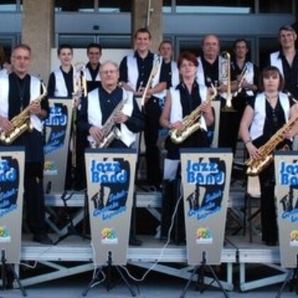 Groupe cherche musiciens.