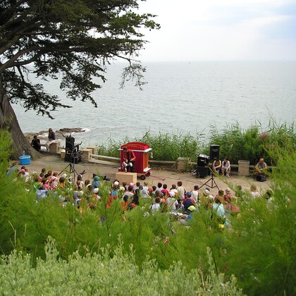 Spectacle de rue avec marionnettes