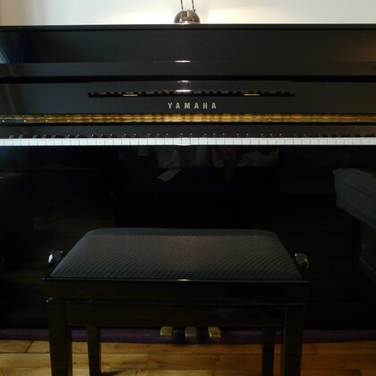Piano droit Yamaha C109