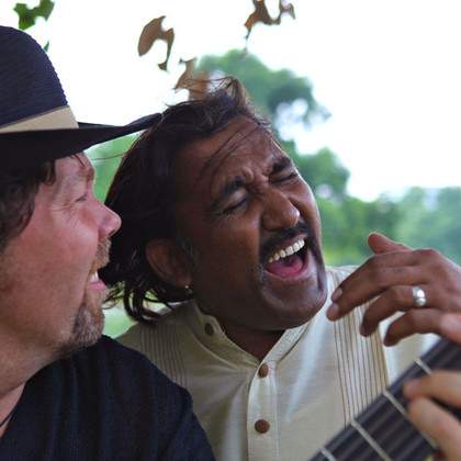 Trio Mathias Duplessy, Mukhtiyar Ali, Bastien Charlery - Du Paris métissé au désert du Rajasthan 