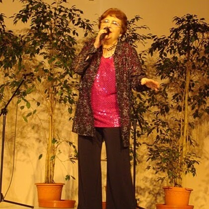 chanteuse variété française, Aznavour, Piaf ,Nougaro, Fugain,Ferrat etc..