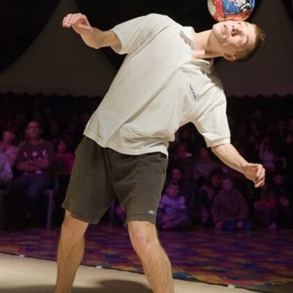 Freestyle Football Démonstrations, shows, initiations... hugo.y@hotmail.fr