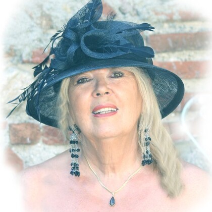 CHANTEUSE AUTEUR COMPOSITEUR CHERCHE  ARRANGEUR
