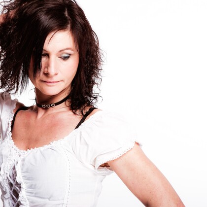 LILI ALCAZAR - Sortie  1er  ALBUM  "Si un jour"