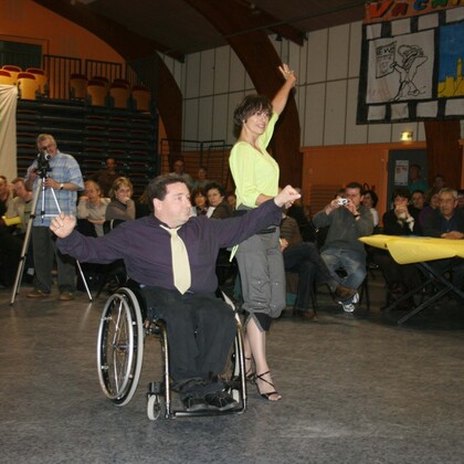 Association Hand to Hand