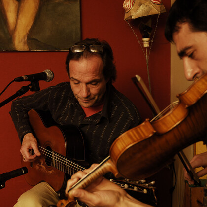 Cuartel Latino en Duo
