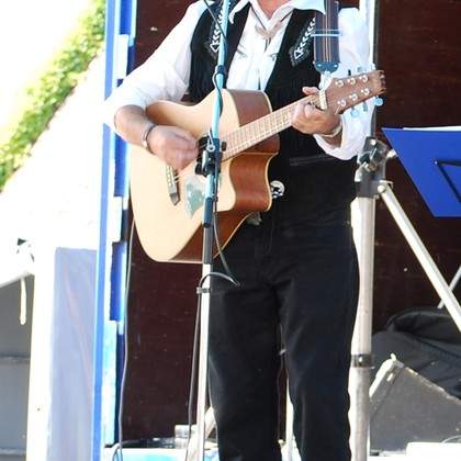 Gilles Audray, sosie physique et vocal de Hugues Aufray
