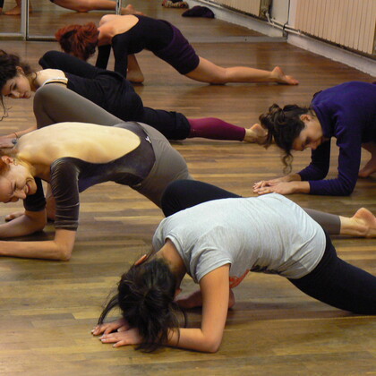 Cours de barre au sol contemporaine a Paris avec Maggie Boogaart