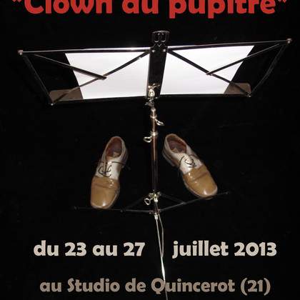 Stage Clown au pupitre