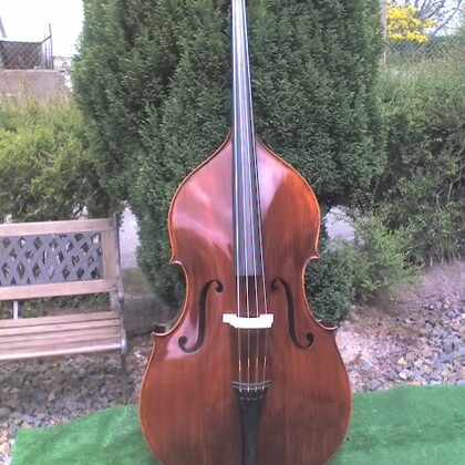 Contrebasse artisanale
