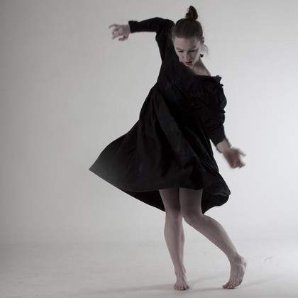 danse Butô, ateliers réguliers.