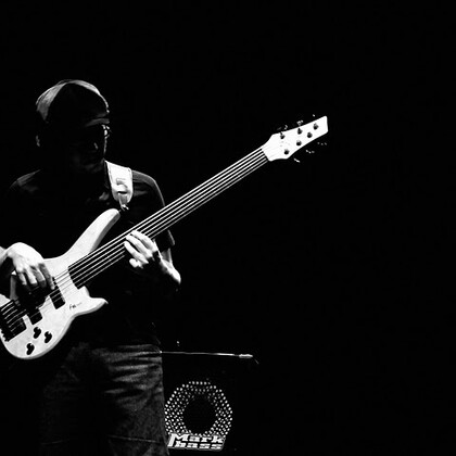 Cours de basse personnalisés à Paris par bassiste pro