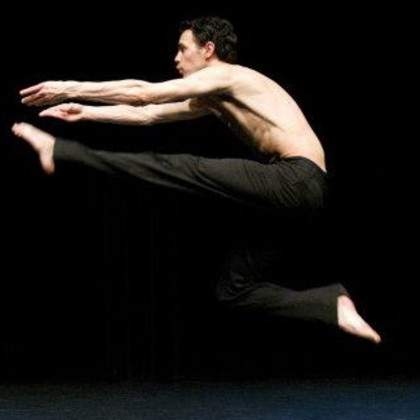 Danse Contemporaine-Graham et Atelier Chorégraphique a Micadanses avec Maggie Boogaart