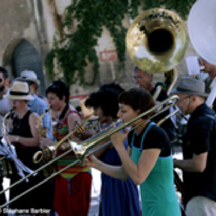 Festival Les SUDS, à ARLES - Les stages de danse, chant & musique