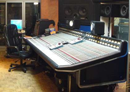 vend studio d’enregistrement  professionnel à Paris 20e.