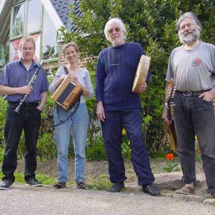 Les Skassoulets, D'accornemuses, Hopland, Blootland et Willem Vermandere