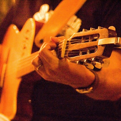 CHRISTIE, ambiance "Guitare-bar"