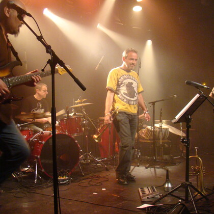 Groupe de musique du monde cherche 1 Agent/Tourneur et 1 Producteur