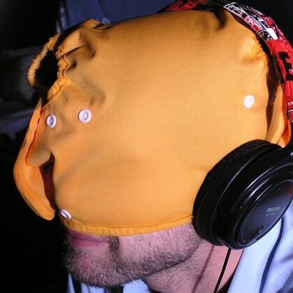 MOLDAV, dj electro eclectique cherche des dates
