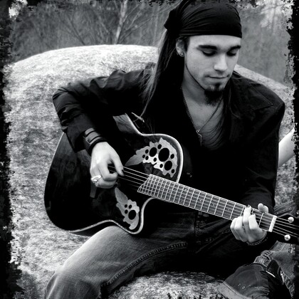 Jeune Guitariste/chanteur cherche dates sur Limousin/Auvergne/Centre