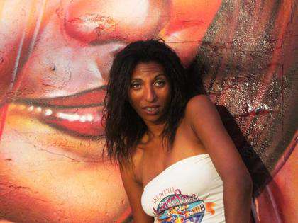 chanteuse a voix atipique : ECOUTEZ